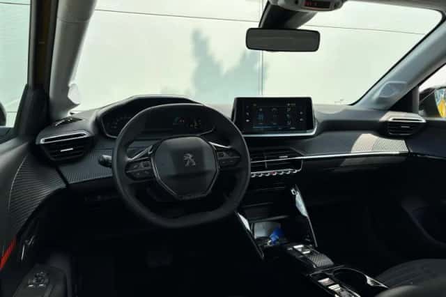 Peugeot e-208 (2022) thumbnail 16
