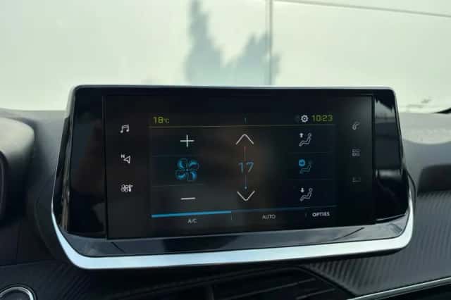 Peugeot e-208 (2022) thumbnail 19