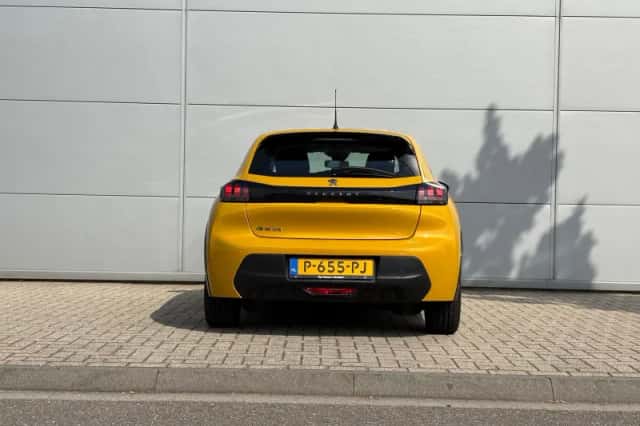 Peugeot e-208 (2022) thumbnail 5