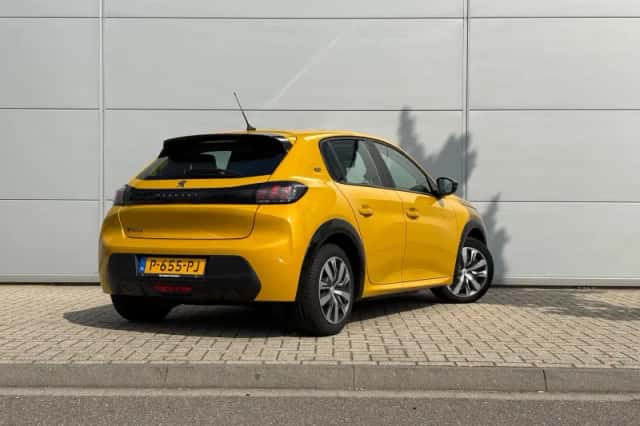 Peugeot e-208 (2022) thumbnail 6