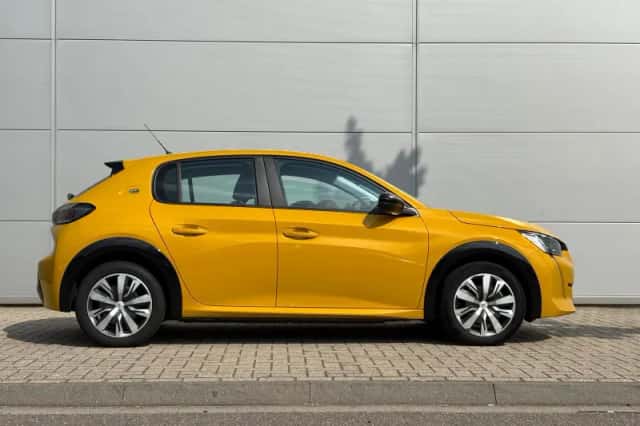 Peugeot e-208 (2022) thumbnail 7