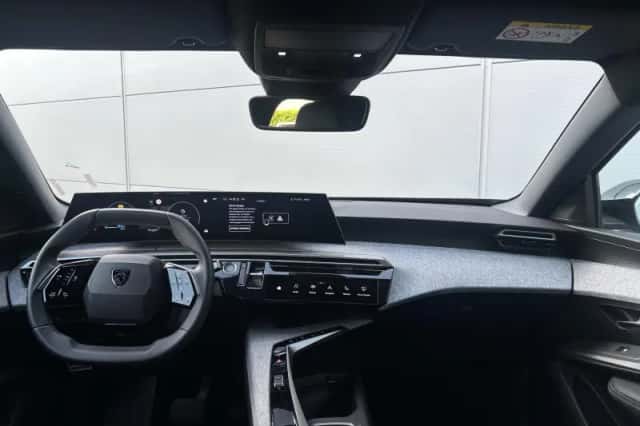 Peugeot e-3008 (2025) thumbnail 11