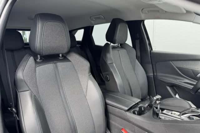 Peugeot 3008 (2022) thumbnail 12
