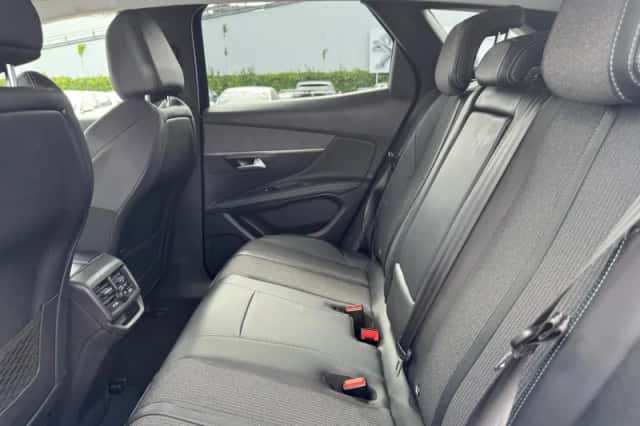 Peugeot 3008 (2022) thumbnail 17