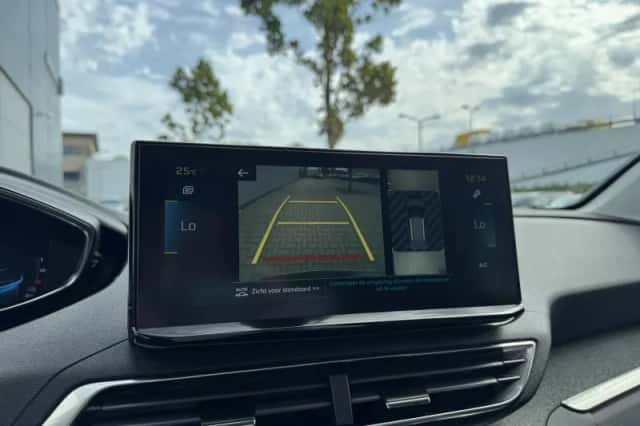 Peugeot 3008 (2022) thumbnail 18
