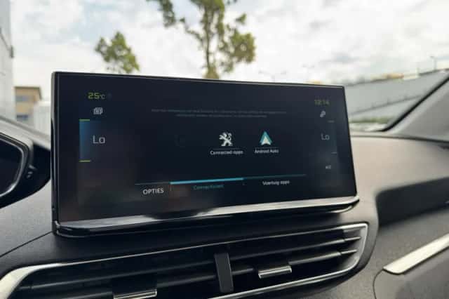 Peugeot 3008 (2022) thumbnail 20