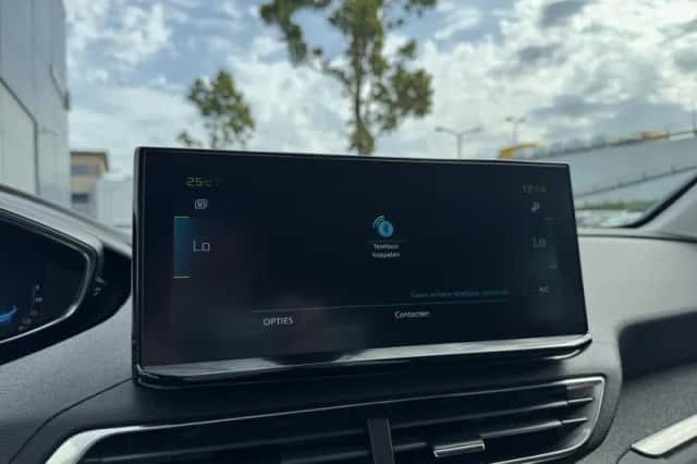 Peugeot 3008 (2022) thumbnail 21