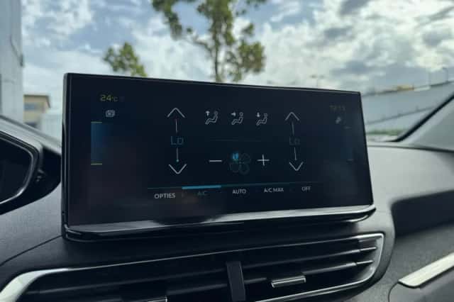 Peugeot 3008 (2022) thumbnail 24
