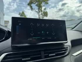 Peugeot 3008 (2022) thumbnail 24