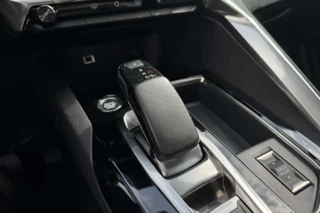 Peugeot 3008 (2022) thumbnail 27