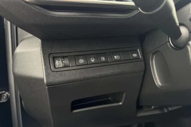Peugeot 3008 (2022) thumbnail 31