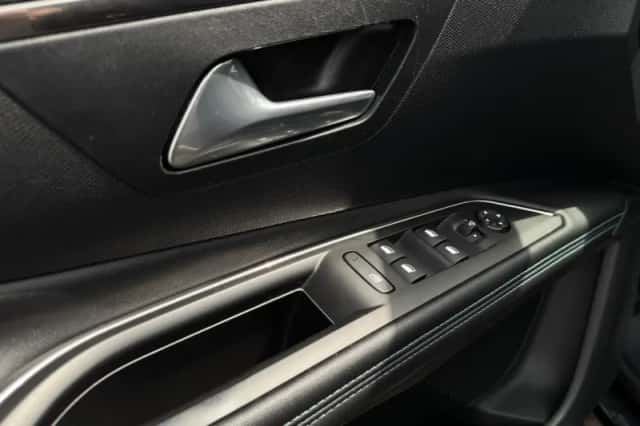 Peugeot 3008 (2022) thumbnail 34