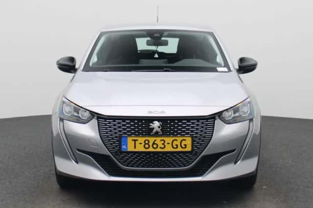 Peugeot e-208 (2023) thumbnail 4