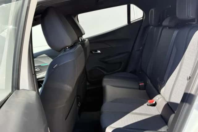 Peugeot 2008 (2023) thumbnail 13