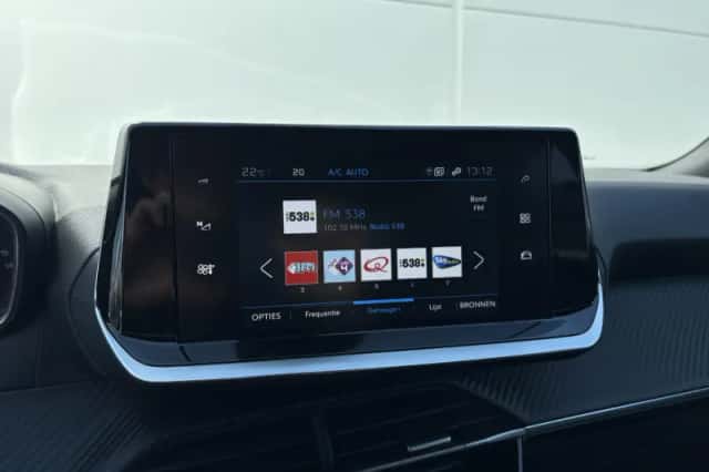 Peugeot 2008 (2023) thumbnail 18