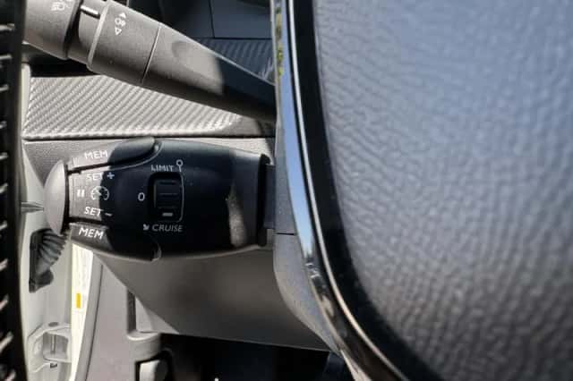 Peugeot 2008 (2023) thumbnail 24