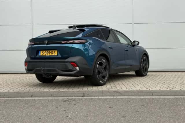 Peugeot 408 (2023) thumbnail 6