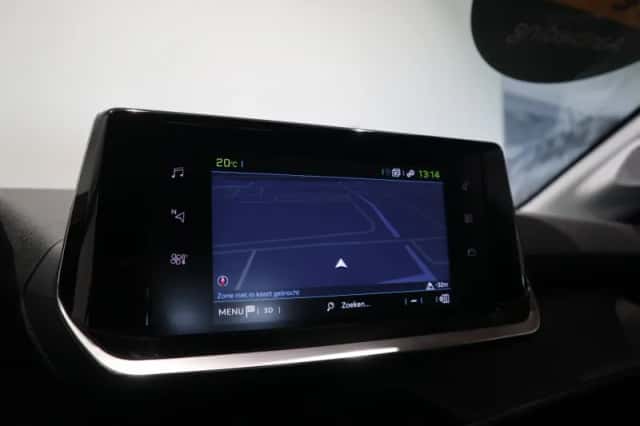 Peugeot e-208 (2024) thumbnail 15