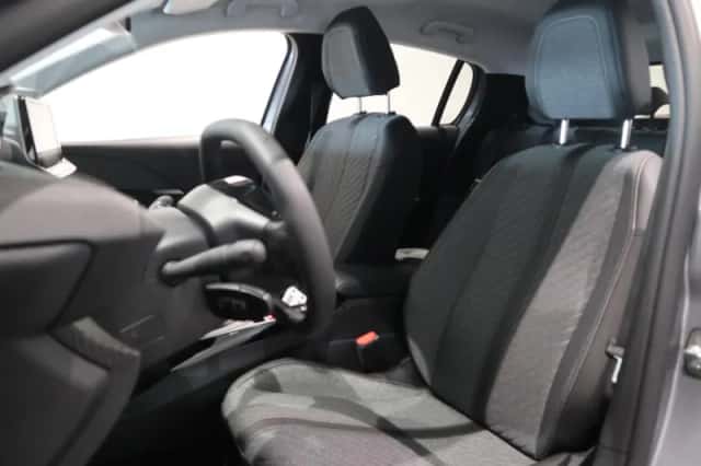 Peugeot e-208 (2024) thumbnail 6