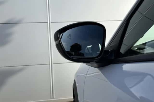 Peugeot 2008 (2024) thumbnail 15
