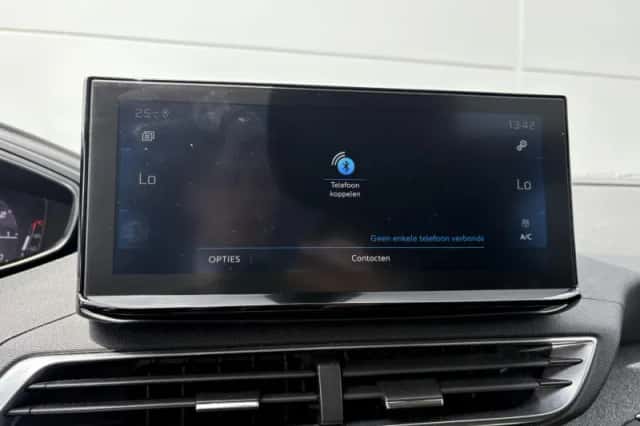 Peugeot 3008 (2021) thumbnail 16