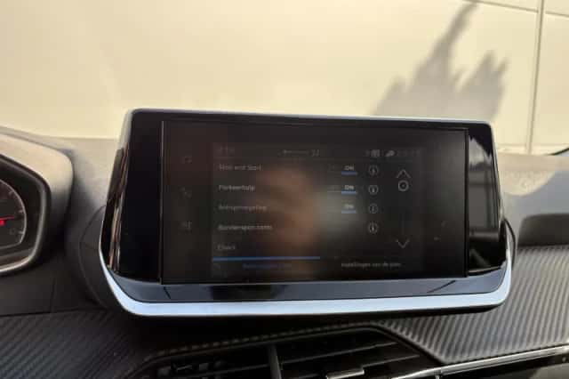 Peugeot 3008 (2021) thumbnail 9