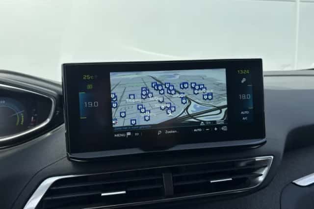 Peugeot 3008 (2022) thumbnail 14