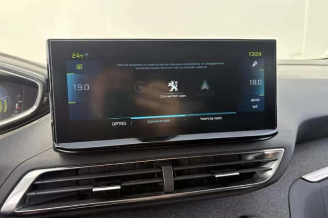 Peugeot 3008 (2022) thumbnail 19