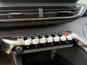 Peugeot 3008 (2022) thumbnail 20