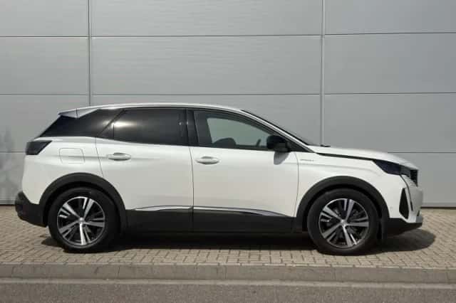 Peugeot 3008 (2022) thumbnail 7