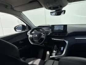 Peugeot 3008 (2022) thumbnail 9