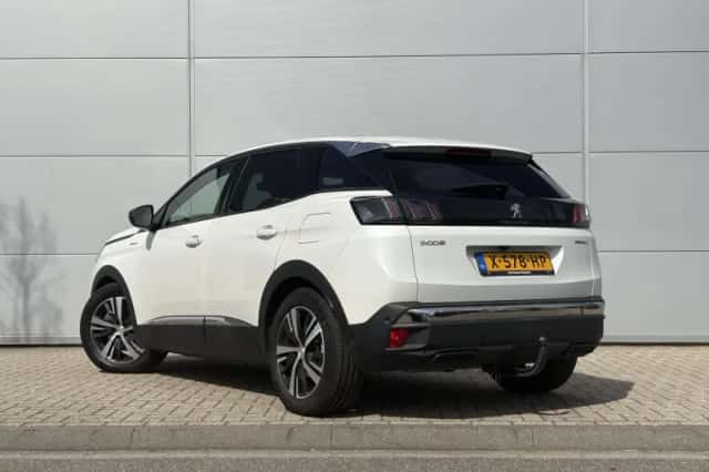 Peugeot 3008 (2022) thumbnail 4
