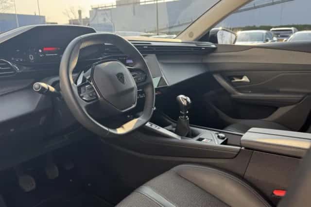 Peugeot 308 (2022) thumbnail 13