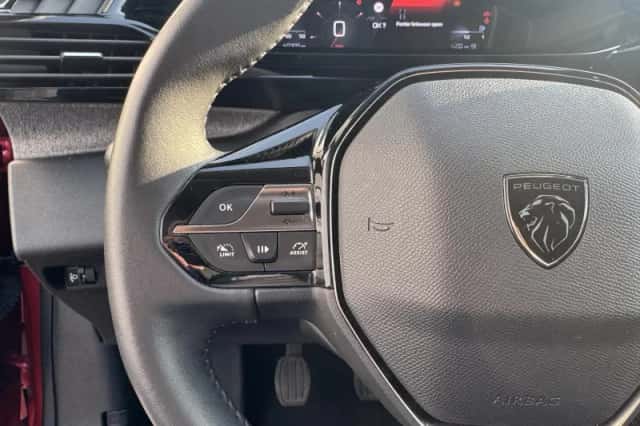 Peugeot 308 (2022) thumbnail 15