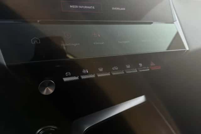Peugeot 308 (2022) thumbnail 18
