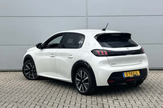 Peugeot 208 (2021) thumbnail 4