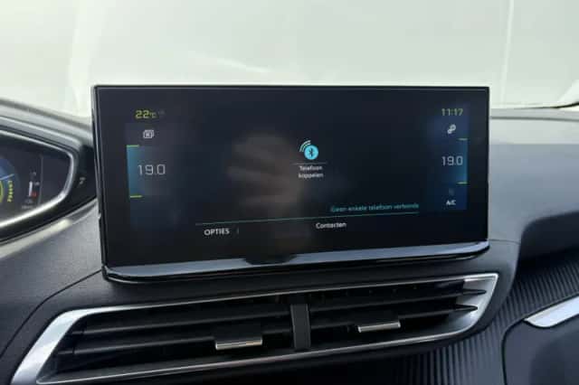 Peugeot 3008 (2021) thumbnail 16