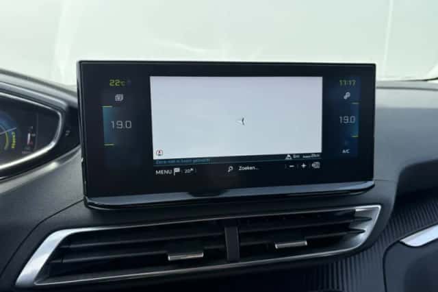 Peugeot 3008 (2021) thumbnail 18