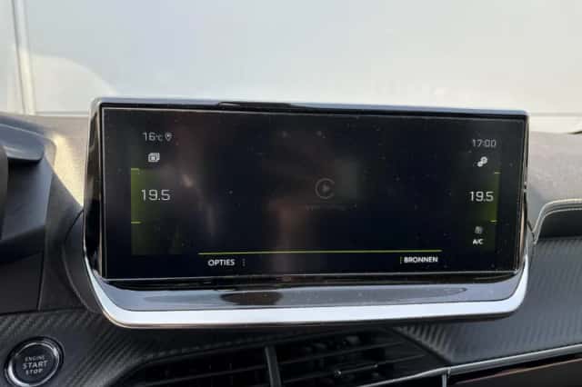 Peugeot 208 (2021) thumbnail 20