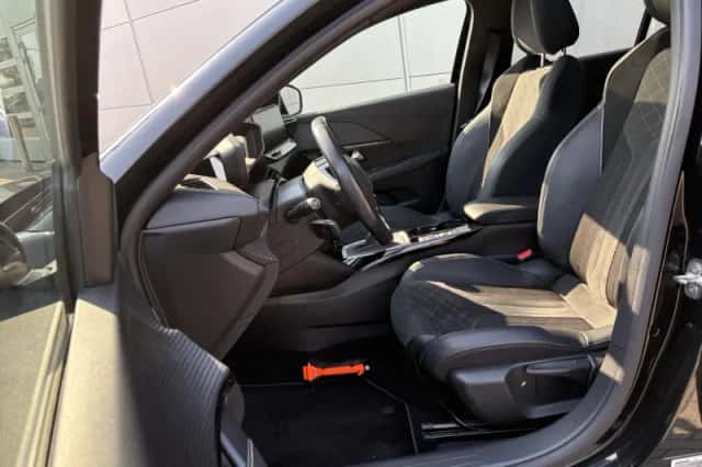 Peugeot 208 (2021) thumbnail 9