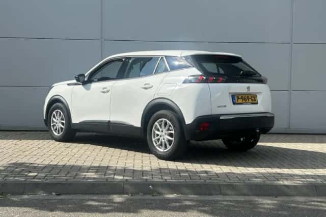 Peugeot 2008 (2022) thumbnail 4