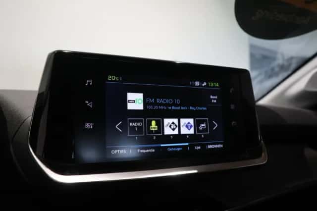 Peugeot e-208 (2024) thumbnail 16