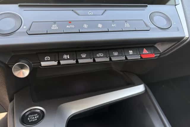 Peugeot 308 (2022) thumbnail 16