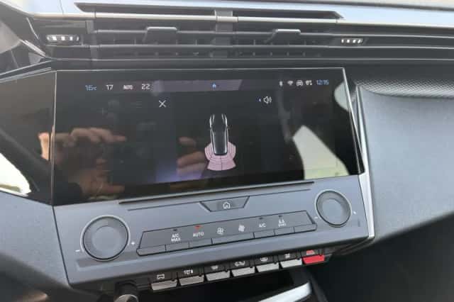 Peugeot 308 (2022) thumbnail 17