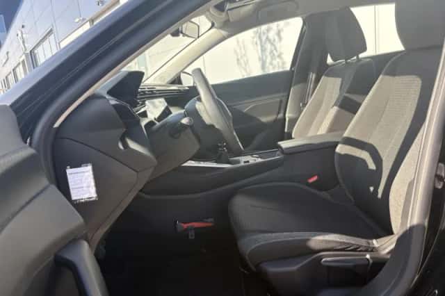 Peugeot 308 (2022) thumbnail 10