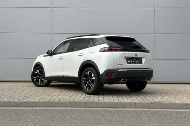 Peugeot 2008 (2021) thumbnail 4