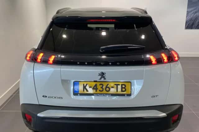 Peugeot e-2008 (2021) thumbnail 5