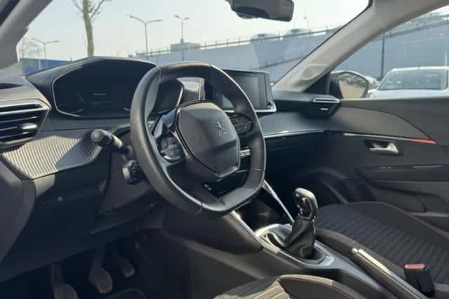 Peugeot 208 (2021) thumbnail 12