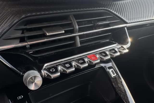 Peugeot 208 (2021) thumbnail 16