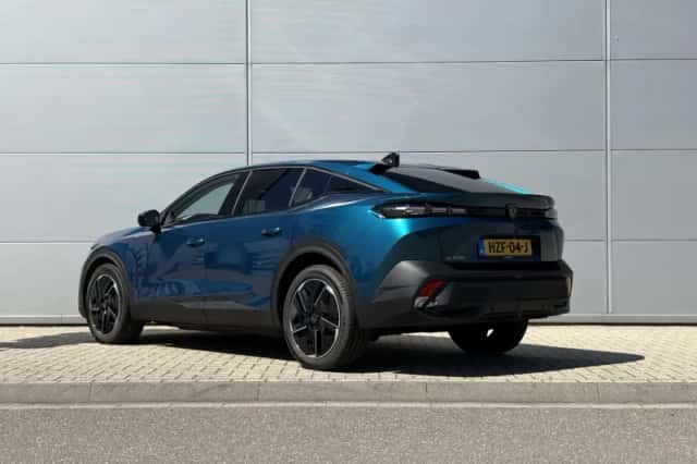 Peugeot 408 (2025) thumbnail 4